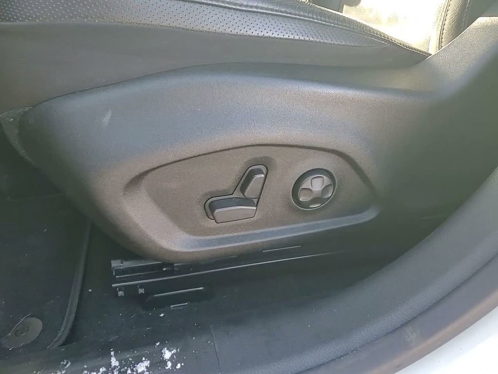 Used 2019 Jeep Renegade Limited w/ Quick Order Package 22P image 22