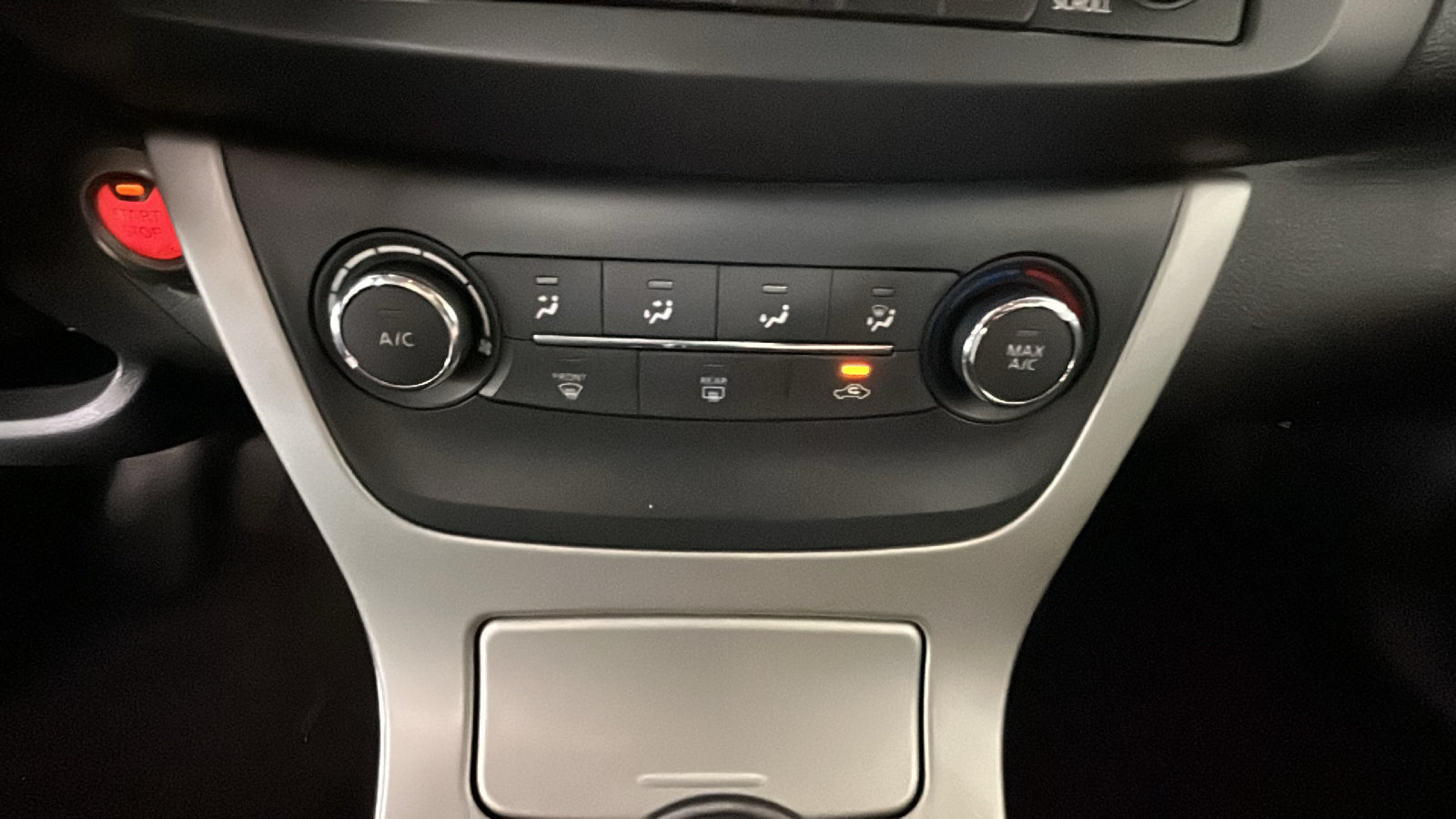 Used 2015 Nissan Sentra SV FWD image 27