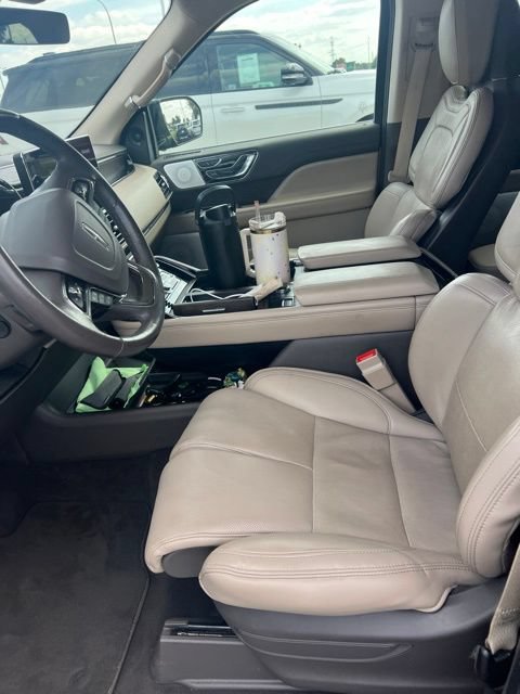 Used 2024 Lincoln Navigator L Reserve AWD/4WD image 3