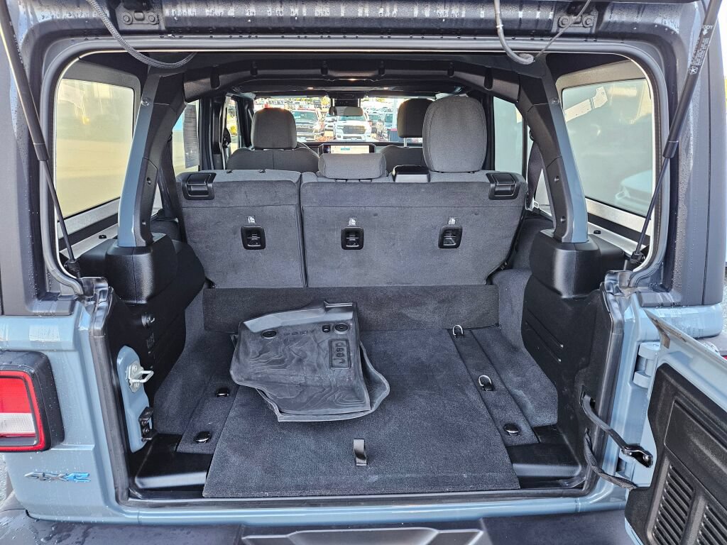 Used 2024 Jeep Wrangler Unlimited AWD/4WD image 13
