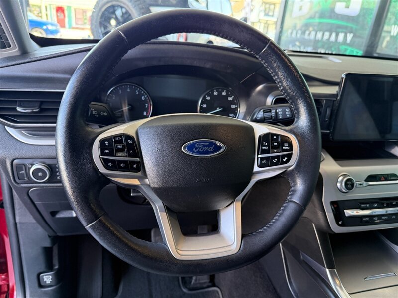 Used 2021 Ford Explorer XLT w/ Equipment Group 202A RWD image 20