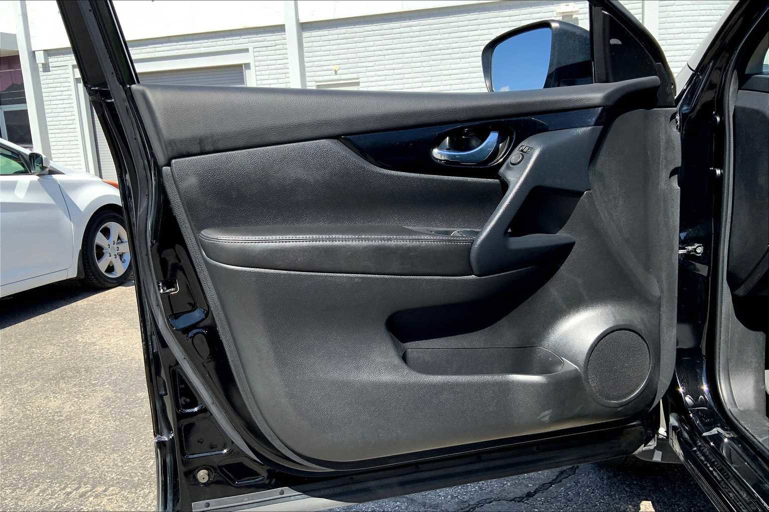 Used 2022 Nissan Rogue Sport SL image 37