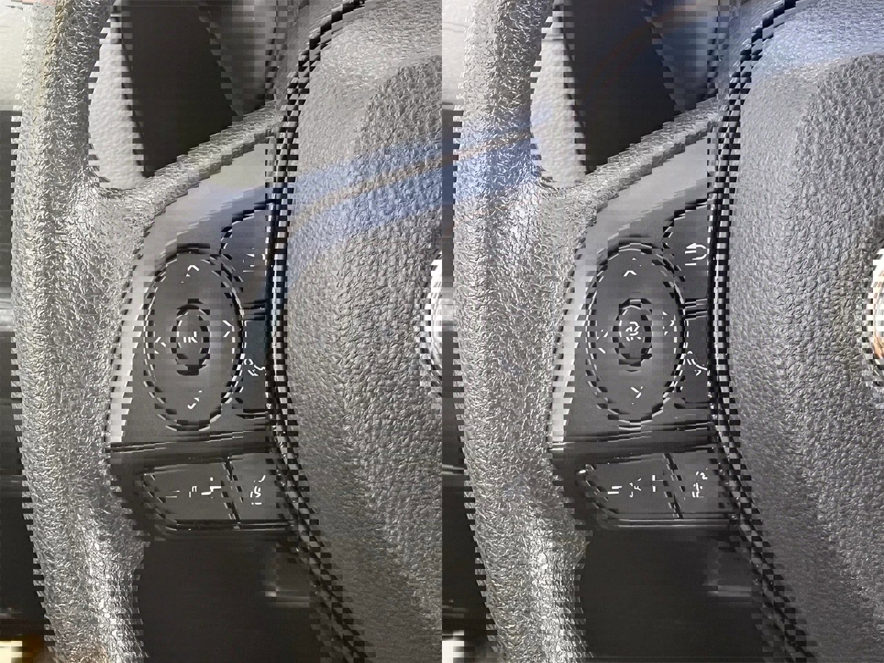 Used 2025 Toyota RAV4 XLE image 14