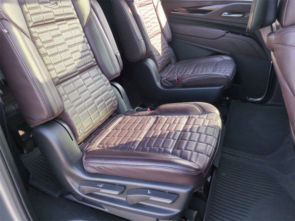 Certified 2023 Cadillac Escalade ESV Premium Luxury Platinum w/ LPO, Radiant Package image 30