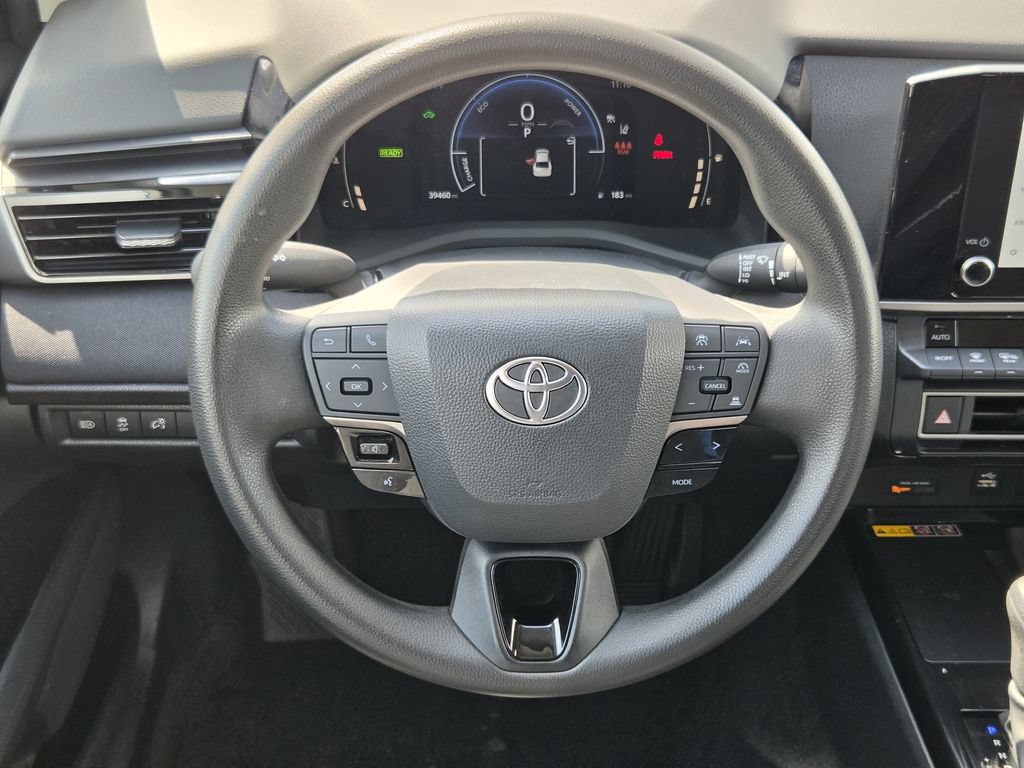 Used 2025 Toyota Camry LE FWD image 15