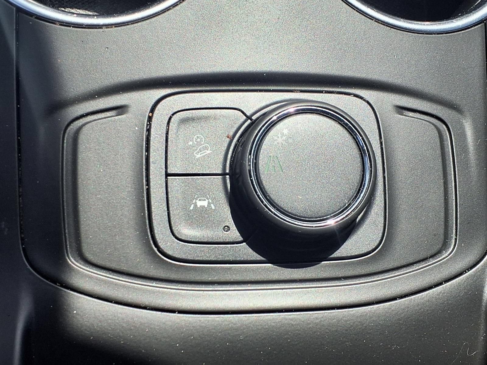 Used 2024 GMC Terrain SLE FWD image 12
