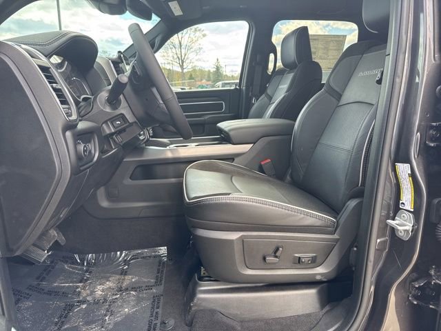 New 2026 RAM 2500 Laramie AWD/4WD image 9