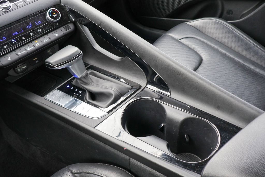 Used 2025 Hyundai Elantra Limited FWD image 15