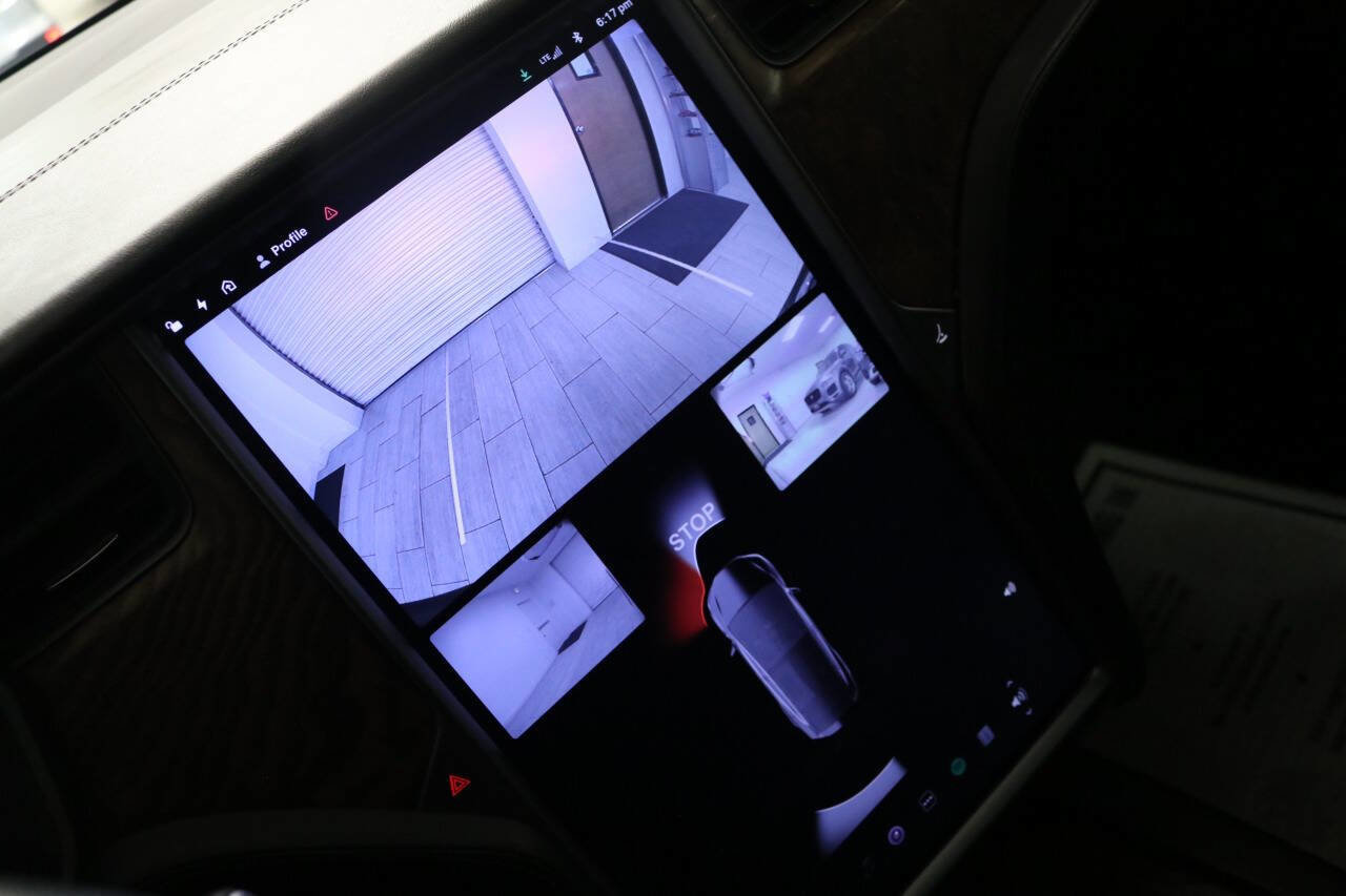 Used 2020 Tesla Model X image 35