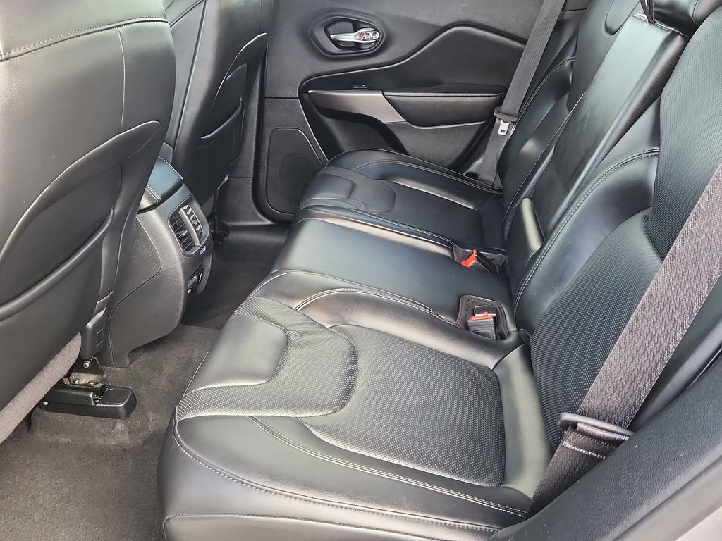 Used 2020 Jeep Cherokee Limited AWD/4WD image 10