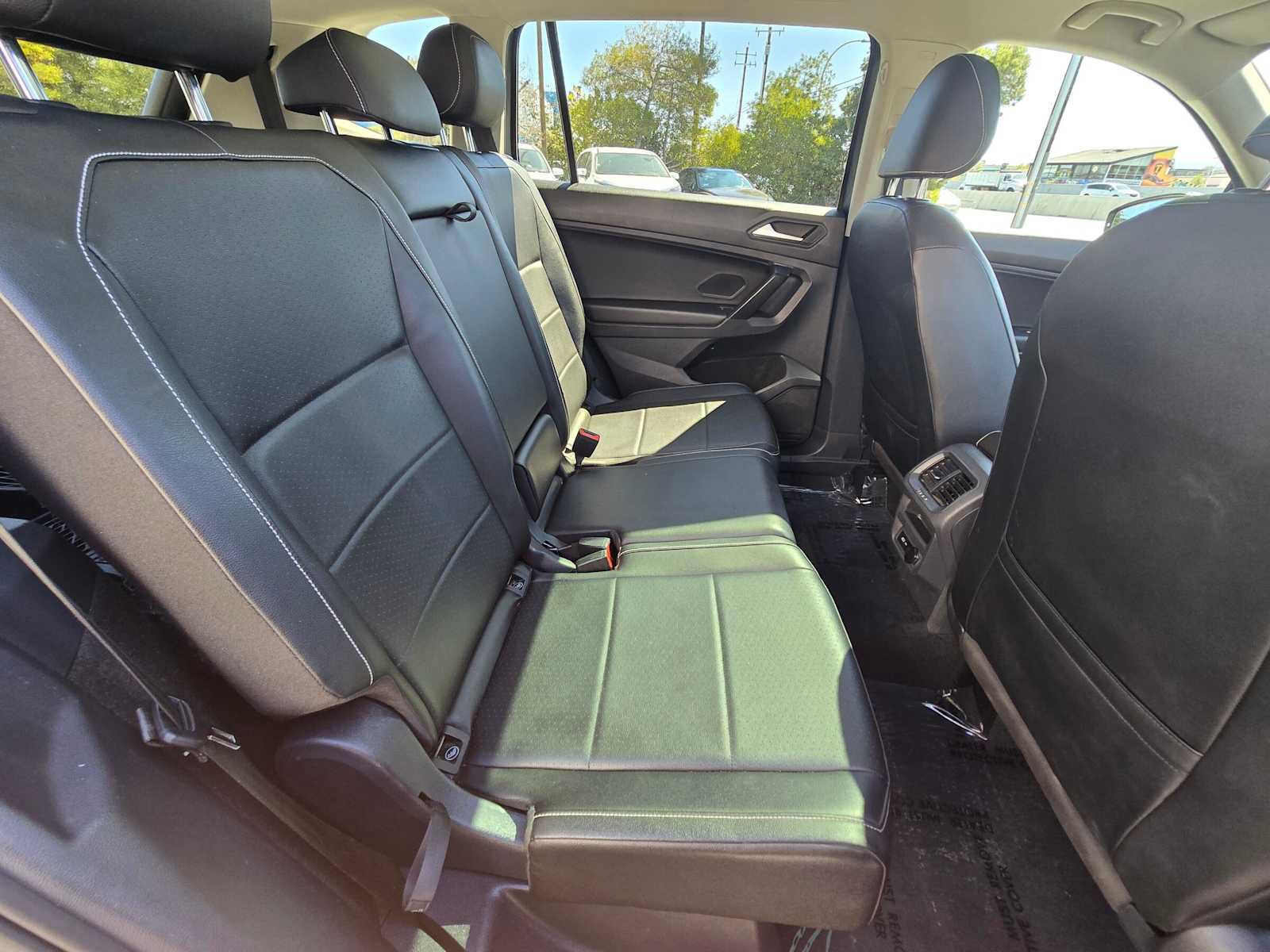 Used 2021 Volkswagen Tiguan SE w/ Panoramic Sunroof Package AWD/4WD image 12