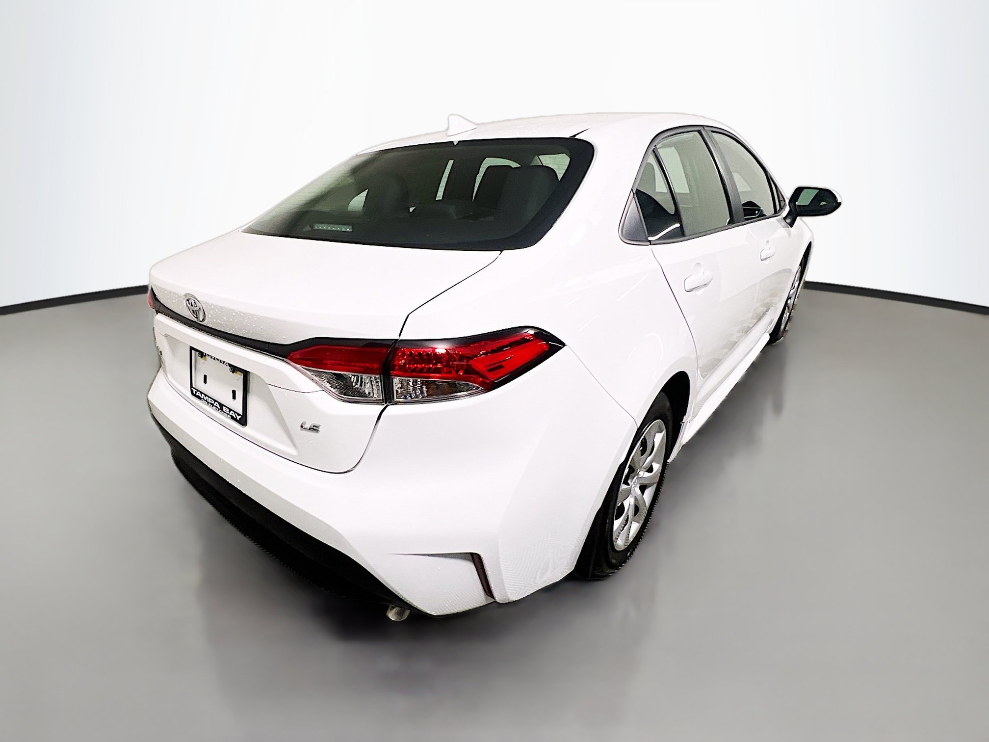 Used 2025 Toyota Corolla LE FWD image 4