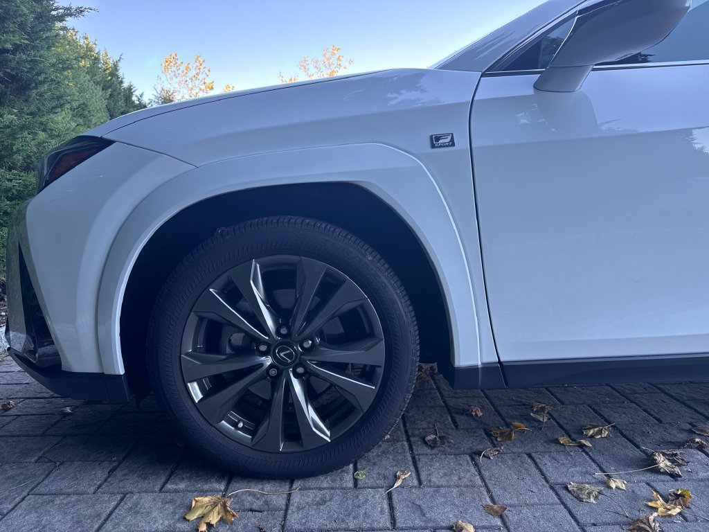 Used 2024 Lexus UX 250h F Sport AWD/4WD image 9