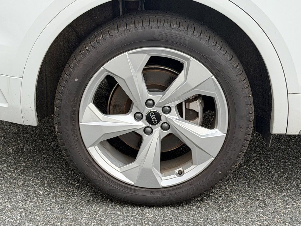 Certified 2025 Audi Q5 2.0T Premium Plus image 11
