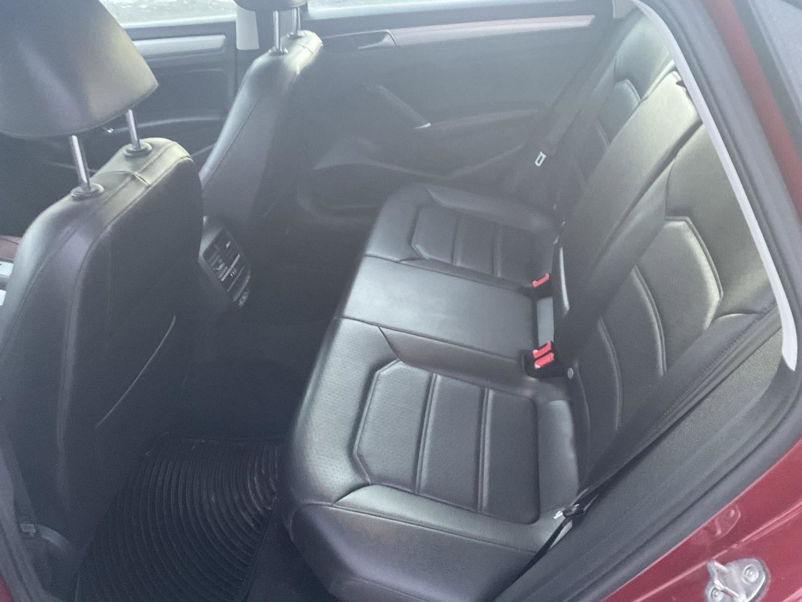 Used 2019 Volkswagen Passat 2.0T Wolfsburg w/ Wheels & Sunroof Package image 10