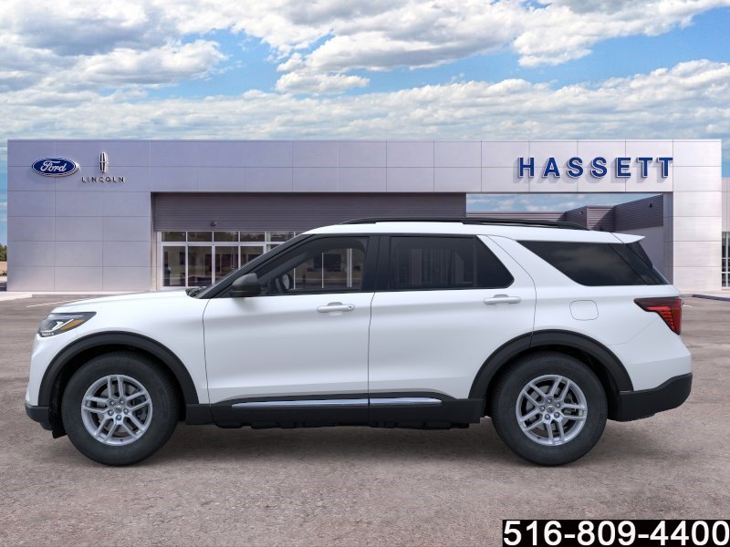 Used 2025 Ford Explorer Active AWD/4WD image 4