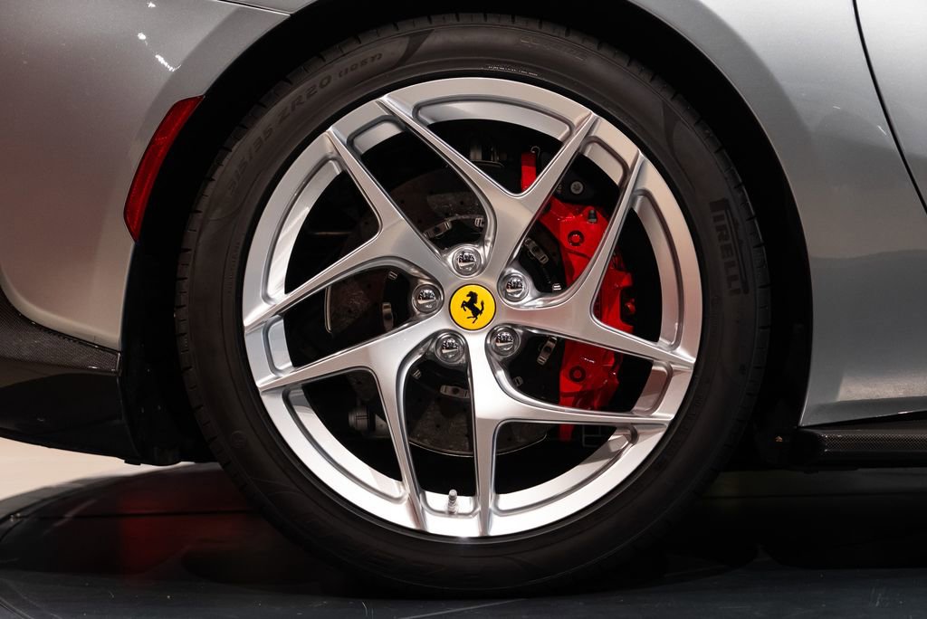 Used 2020 Ferrari 812 Superfast RWD image 14