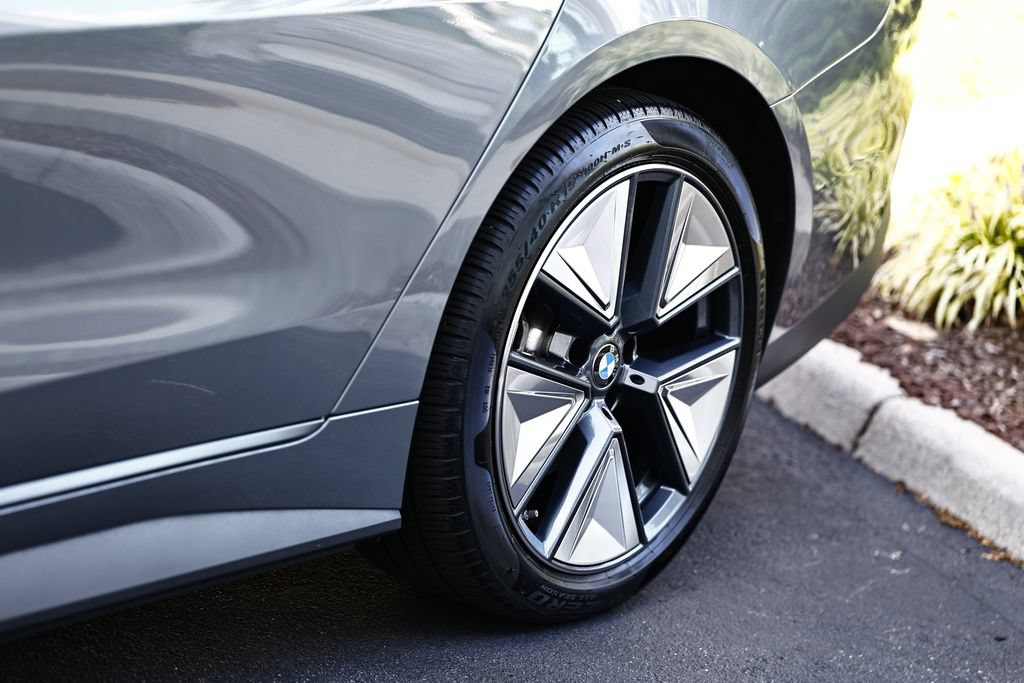 Used 2025 BMW i4 xDrive40i w/ Premium Package AWD/4WD image 9