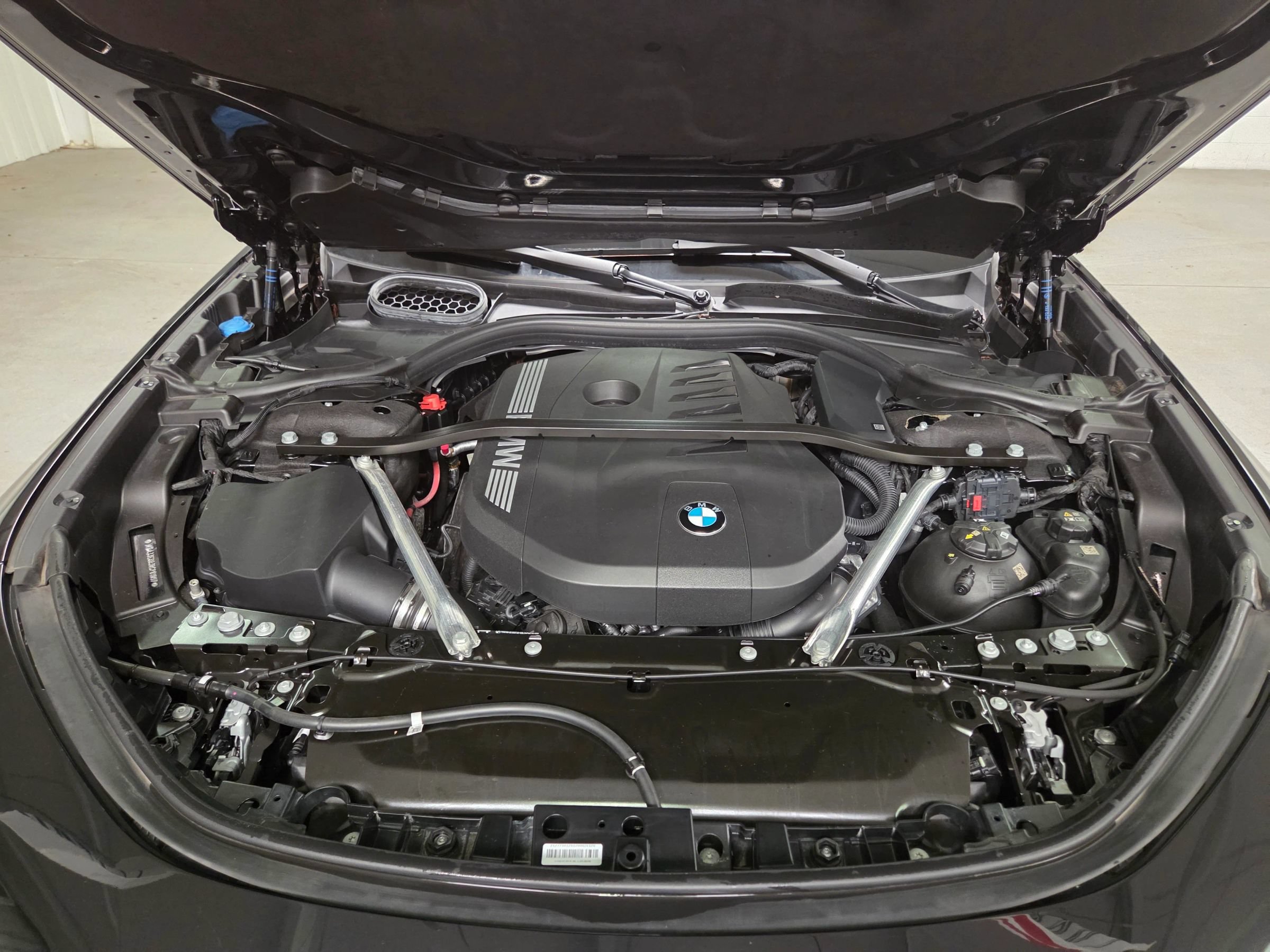 Used 2024 BMW 740i xDrive AWD/4WD image 45