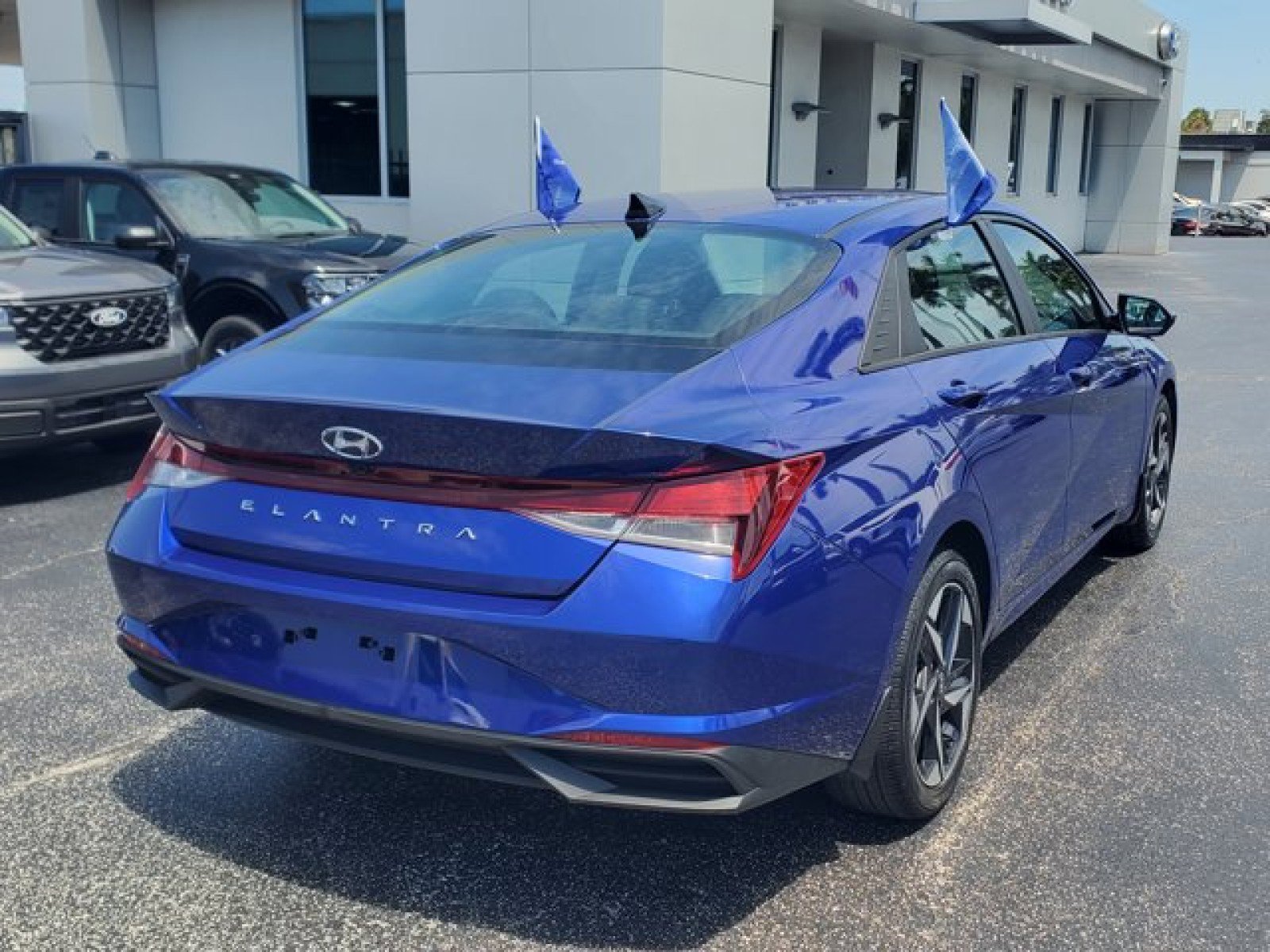 Used 2023 Hyundai Elantra SEL w/ Convenience Package FWD image 7