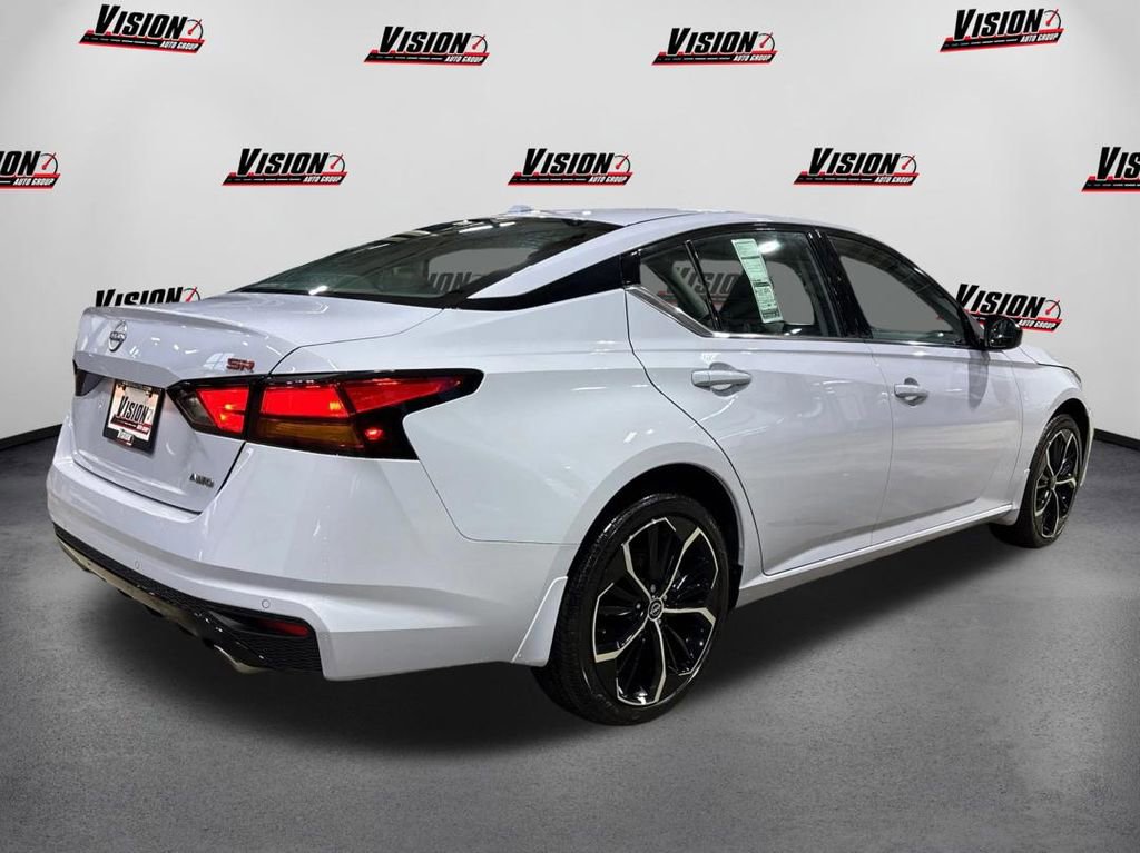 Used 2025 Nissan Altima 2.5 SR image 5