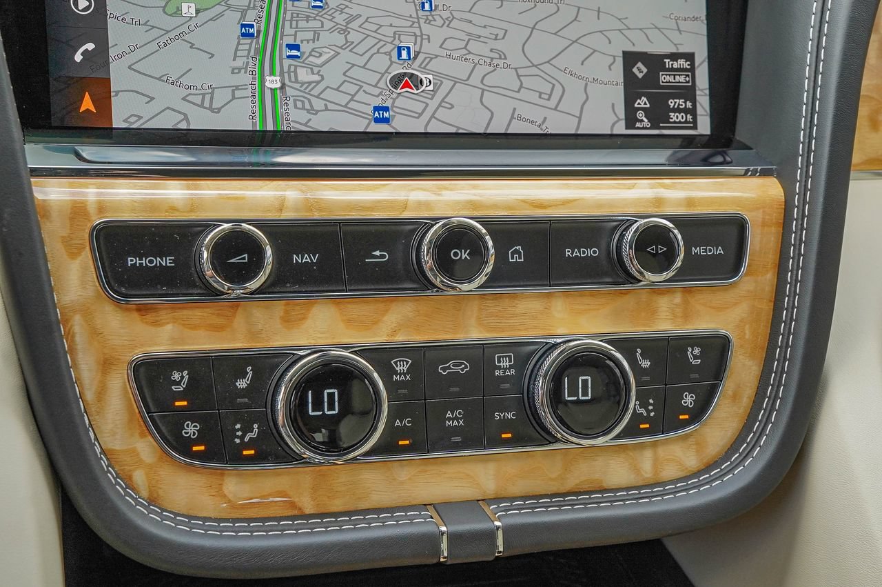Certified 2023 Bentley Bentayga AWD/4WD image 31