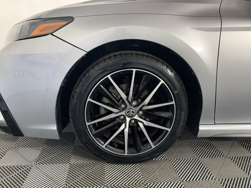 Used 2021 Toyota Camry SE FWD image 11