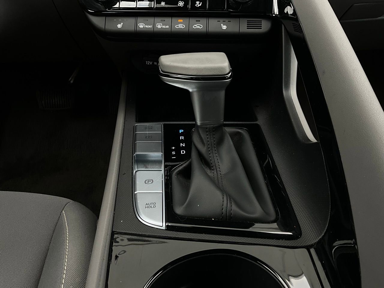 Used 2025 Hyundai Elantra SEL image 23