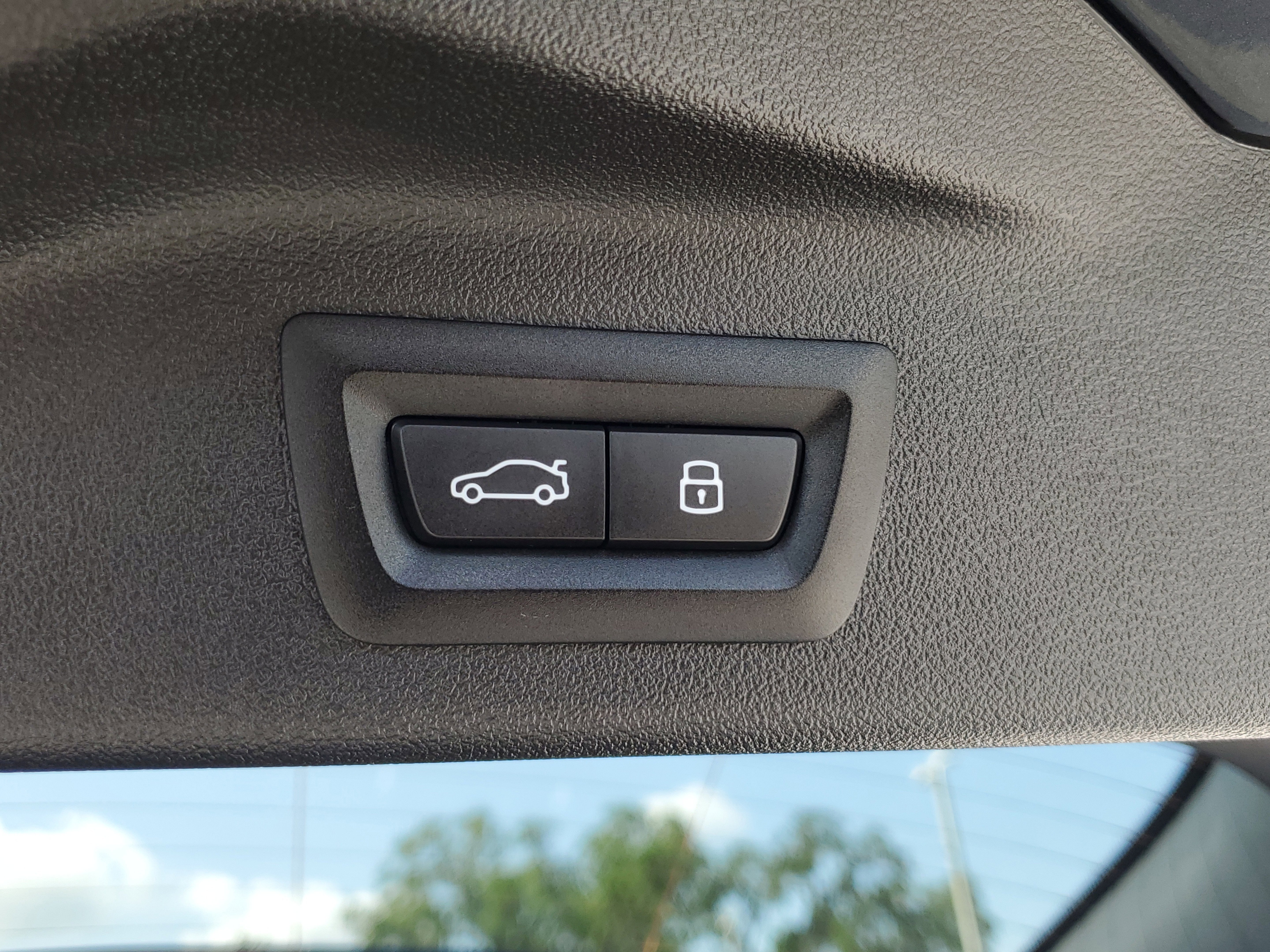 Used 2025 BMW X7 xDrive40i w/ M Sport Package image 12