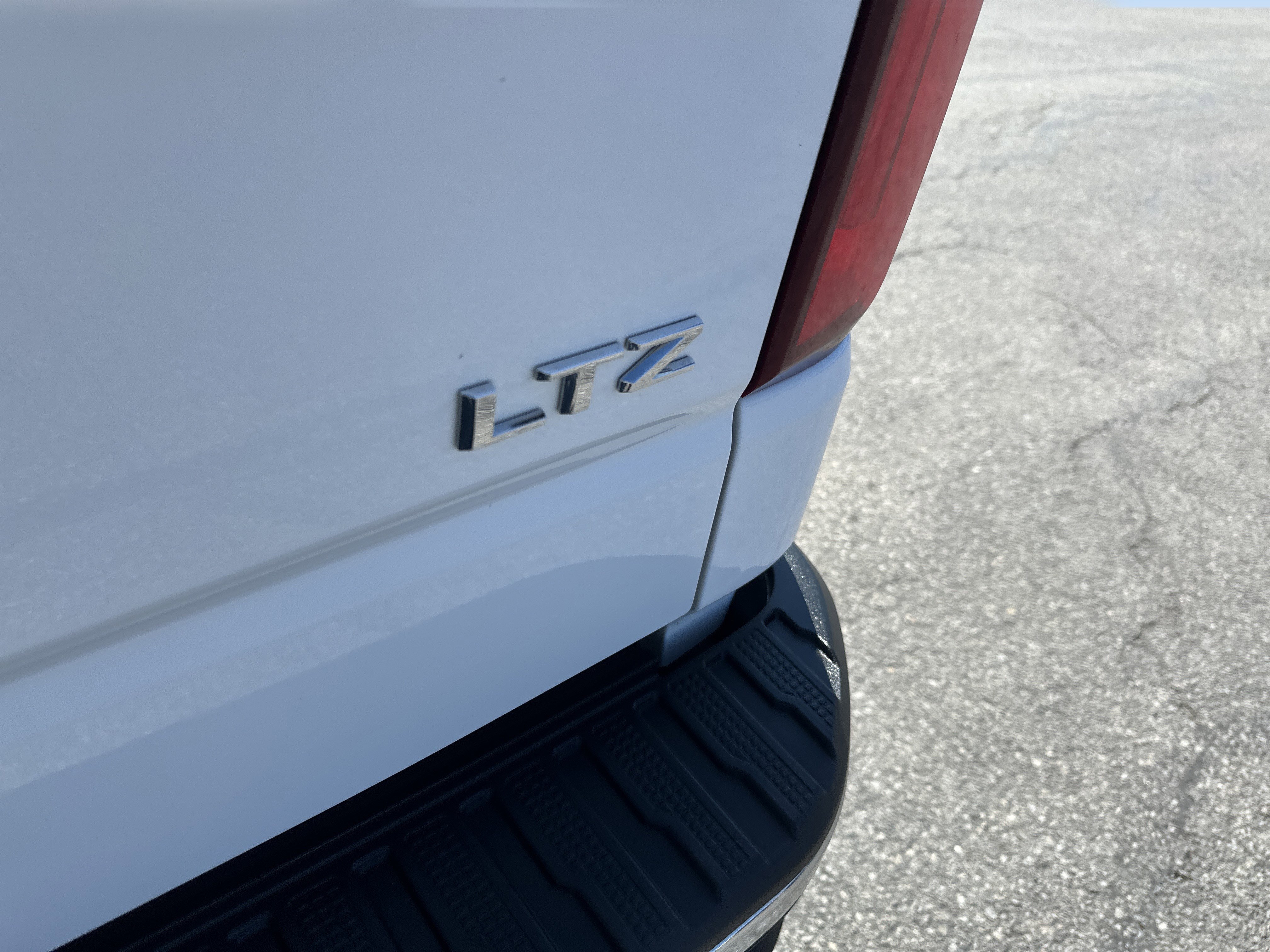 Certified 2019 Chevrolet Silverado 1500 LTZ w/ LTZ Premium Package image 6
