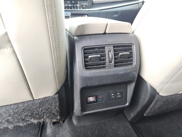 Used 2021 Nissan Rogue SL w/ Premium Package image 18