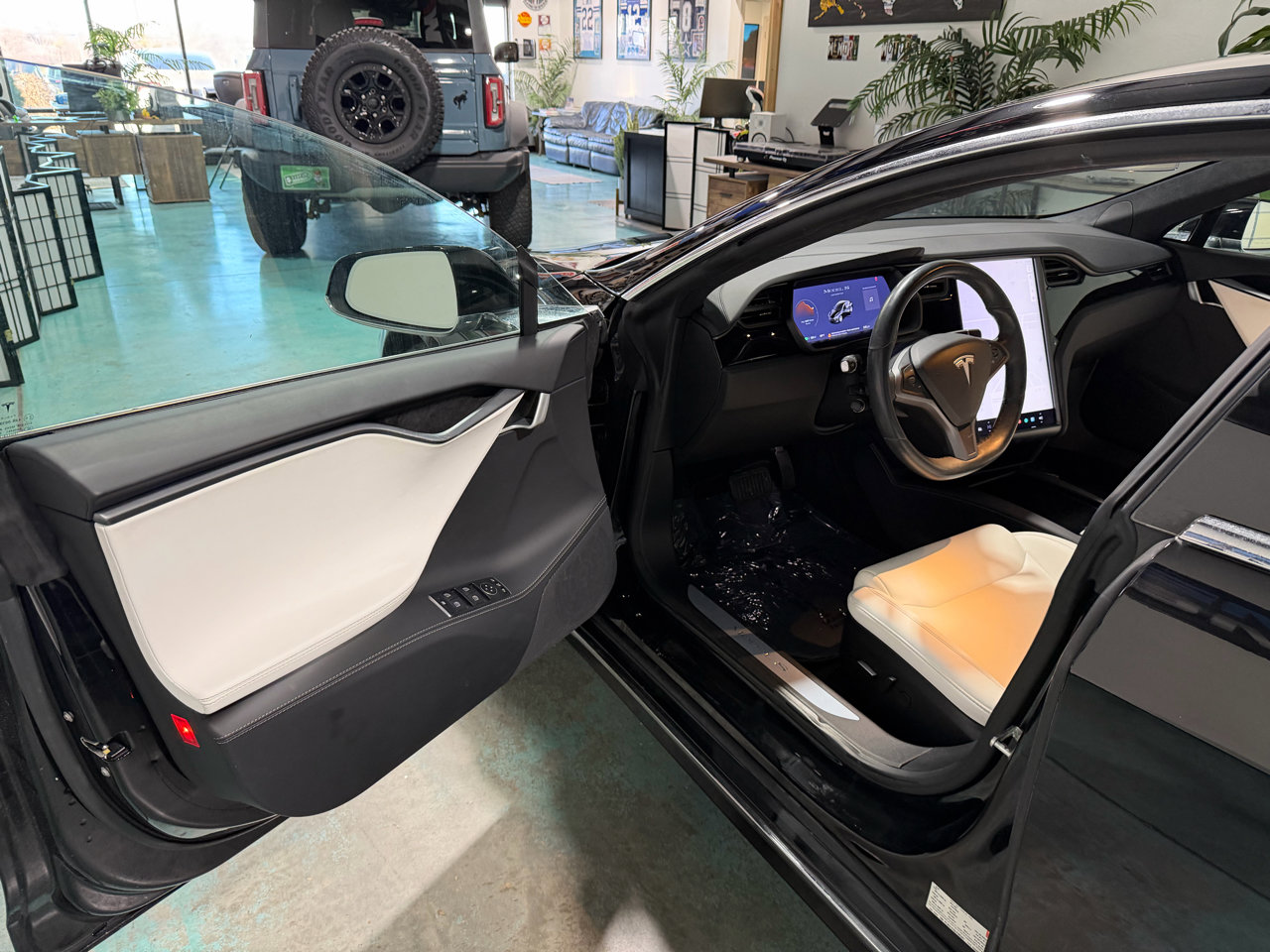 Used 2020 Tesla Model S Long Range Plus image 8