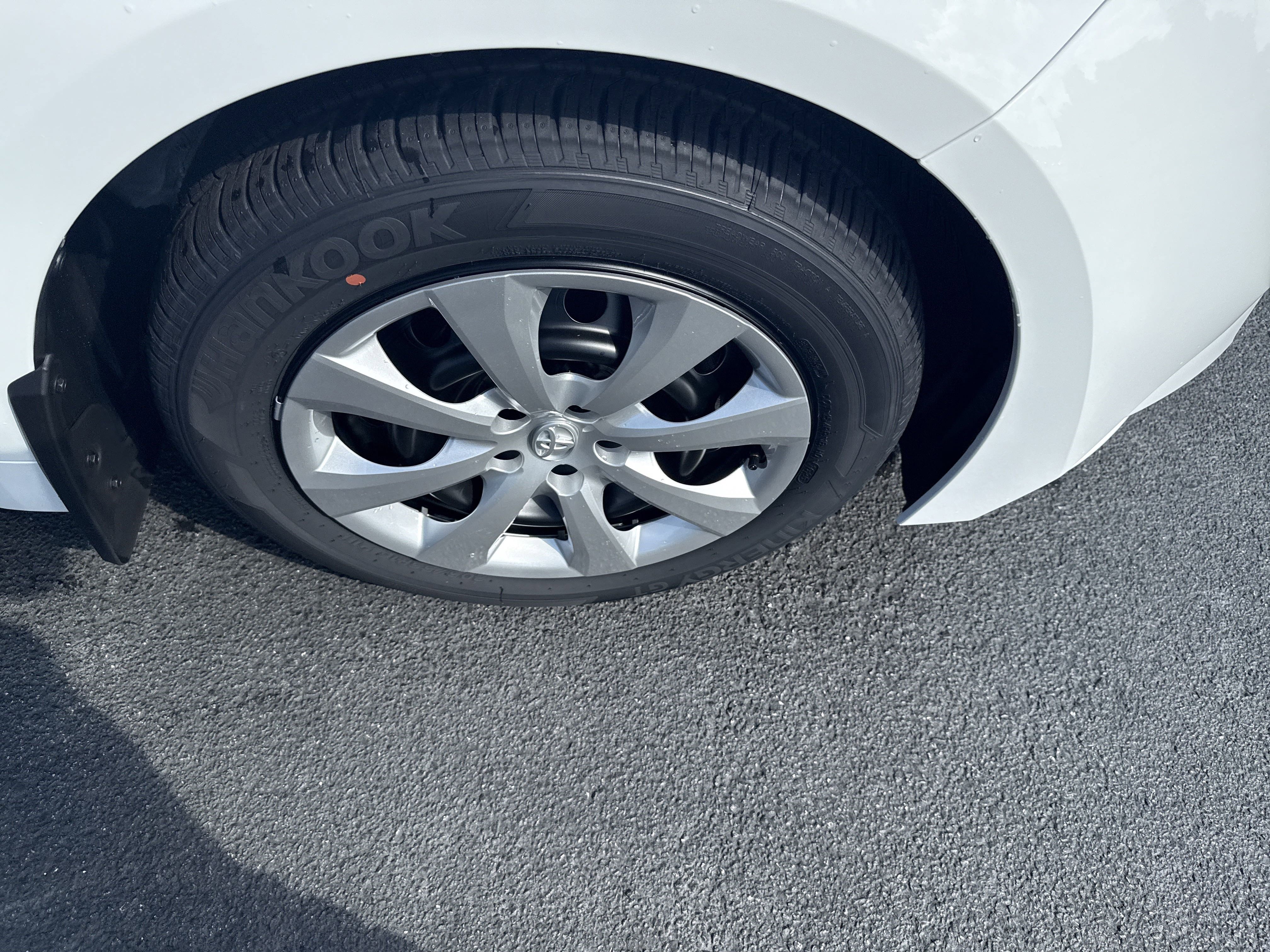 Used 2025 Toyota Corolla LE FWD image 10