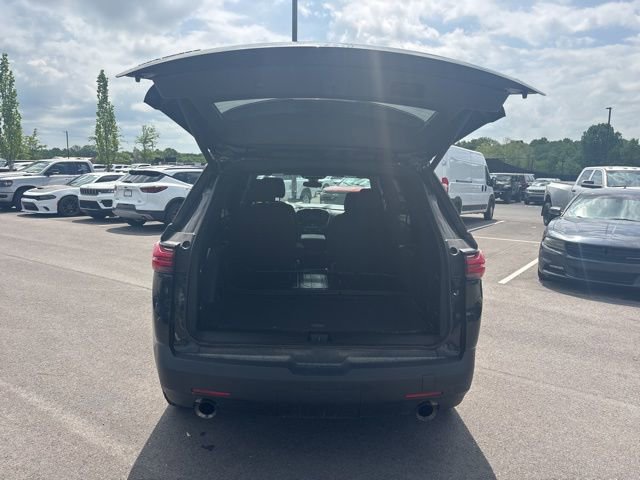 Used 2023 Chevrolet Traverse LT image 11