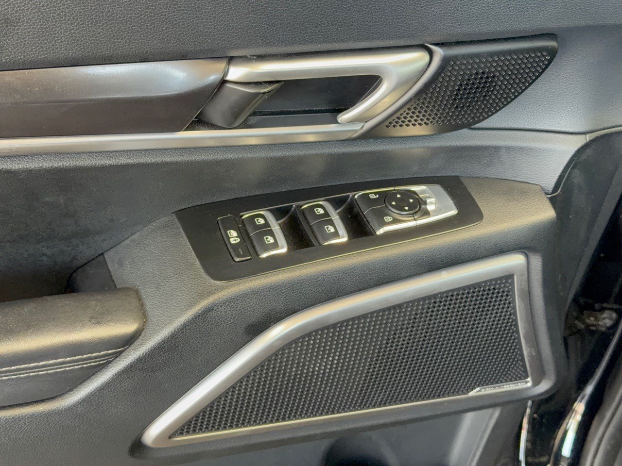 Used 2025 Kia Telluride S FWD image 15