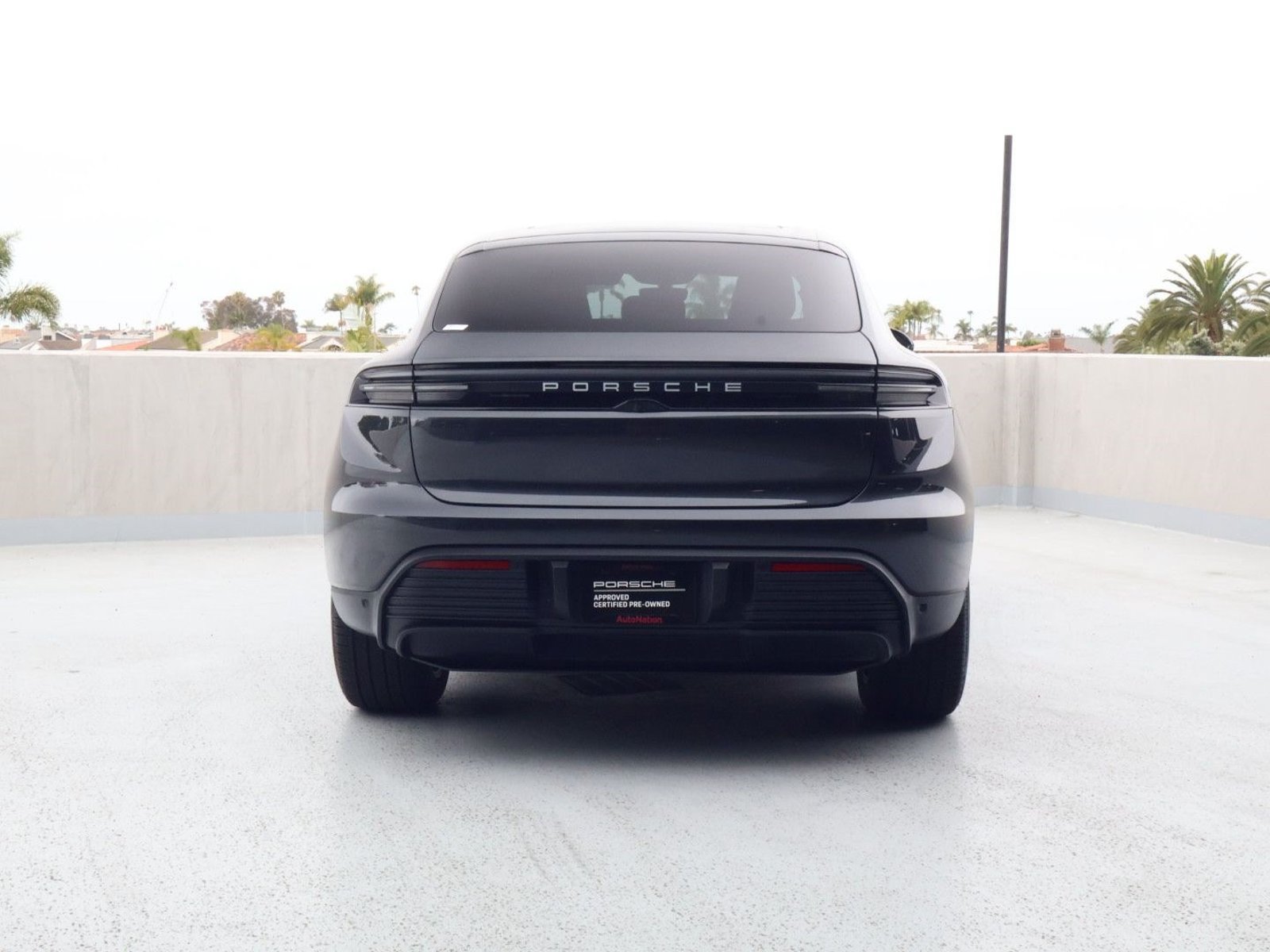 Used 2025 Porsche Macan Electric w/ Premium Package RWD image 10