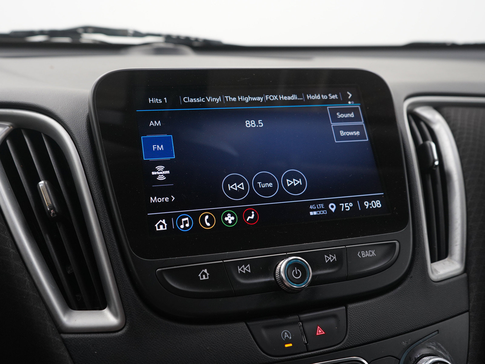 Used 2022 Chevrolet Malibu LT FWD image 25