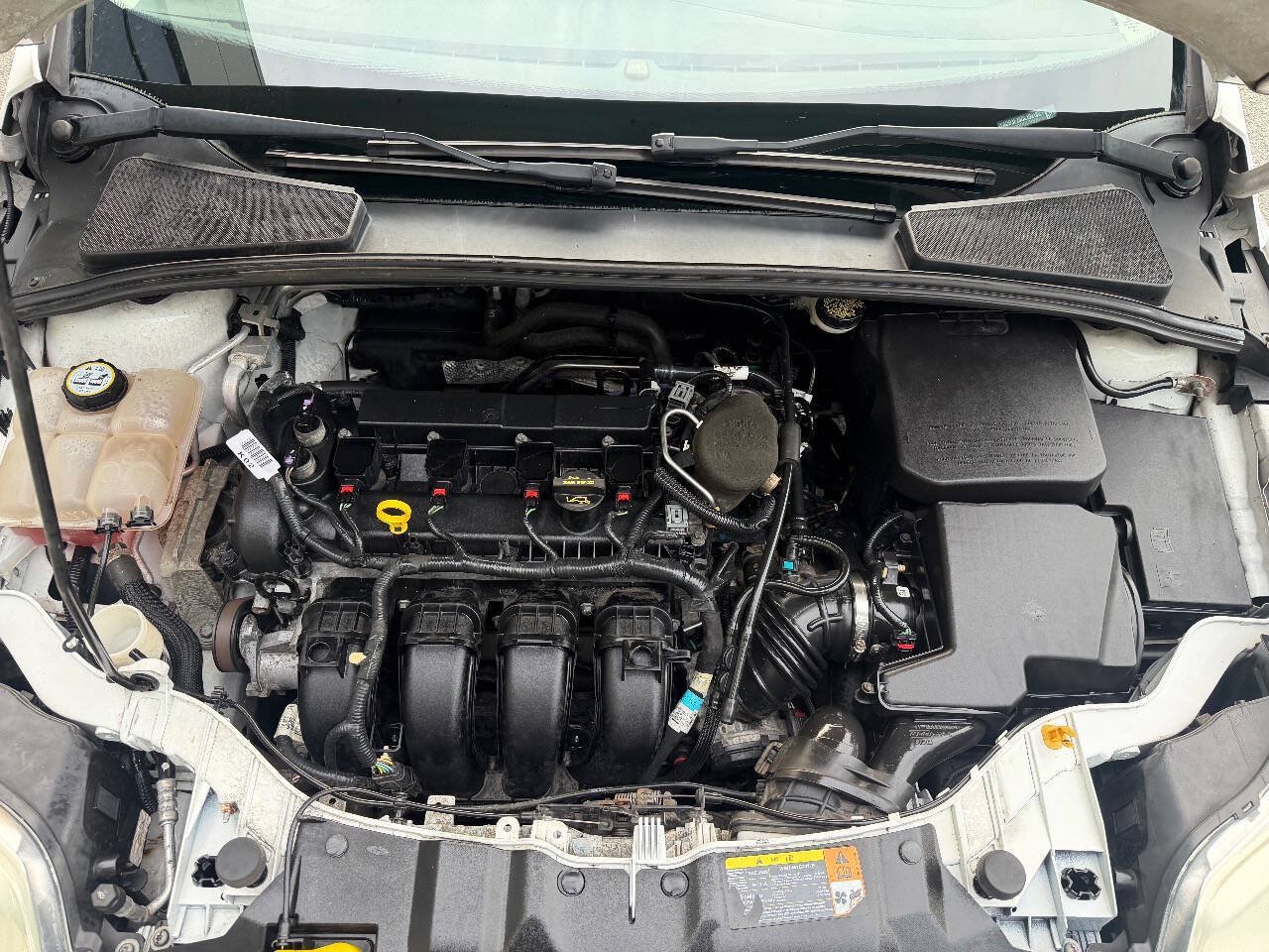 Used 2013 Ford Focus SE w/ SE Winter Pkg FWD image 23