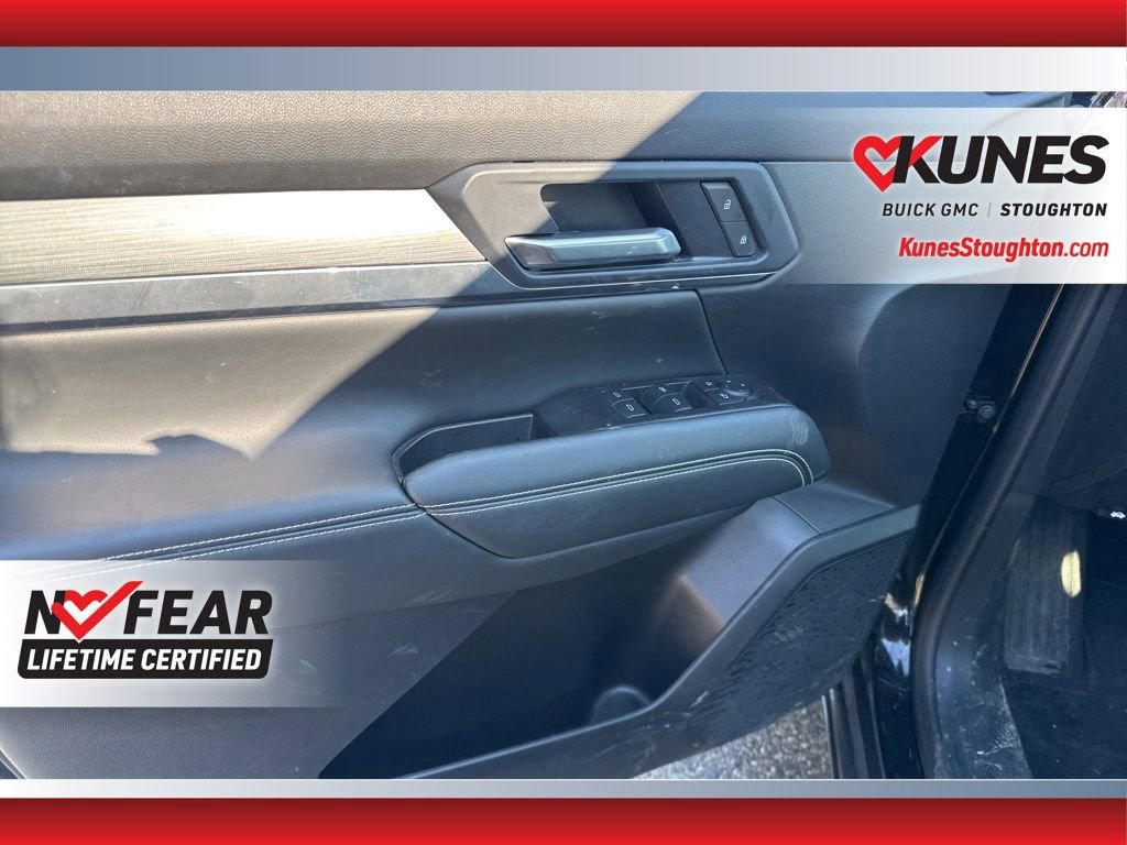 Used 2025 GMC Terrain Elevation image 18