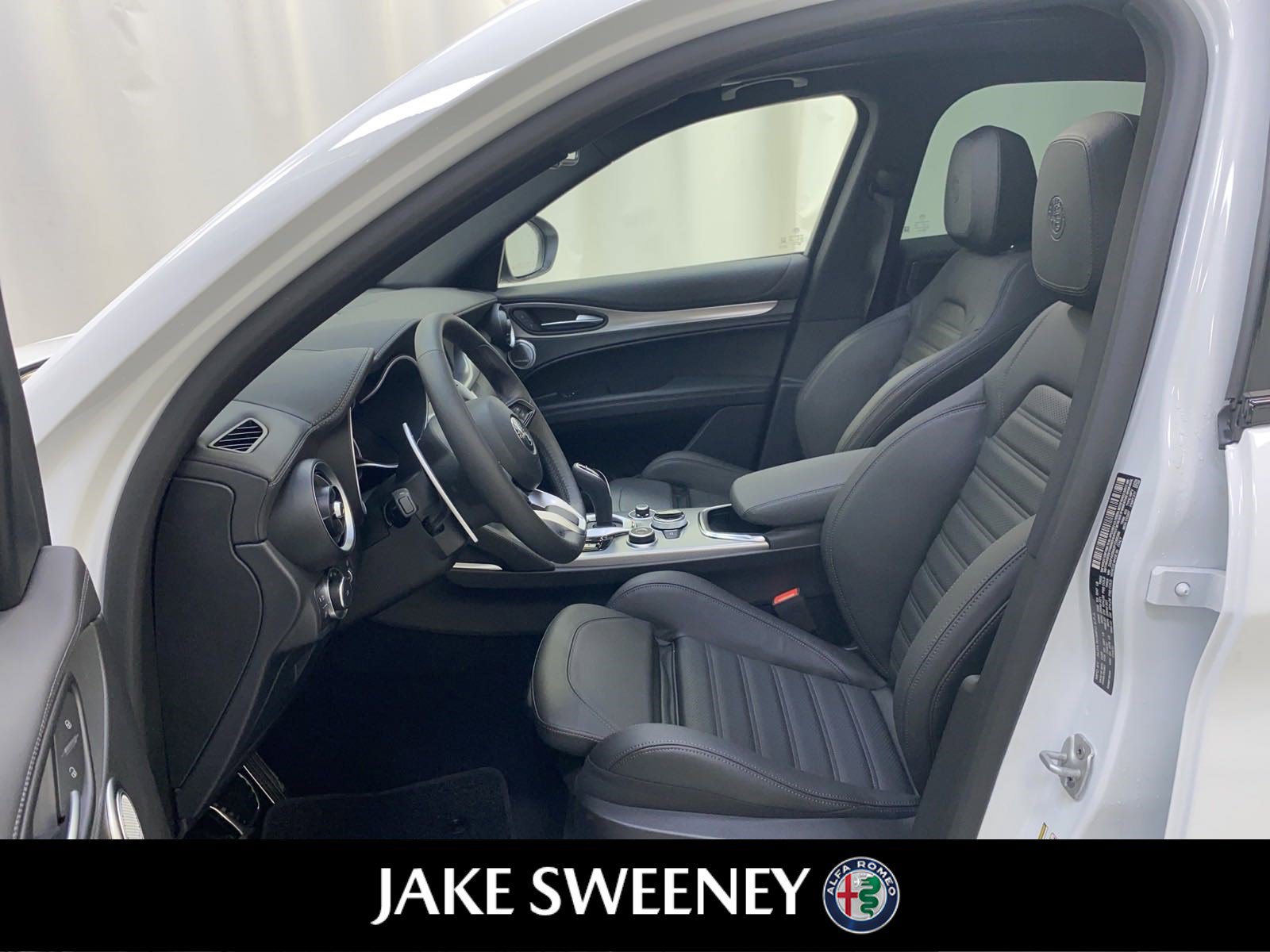 New 2023 Alfa Romeo Stelvio Veloce image 11