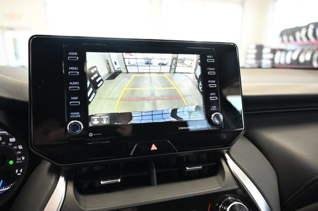 Used 2022 Toyota Venza LE AWD/4WD image 17