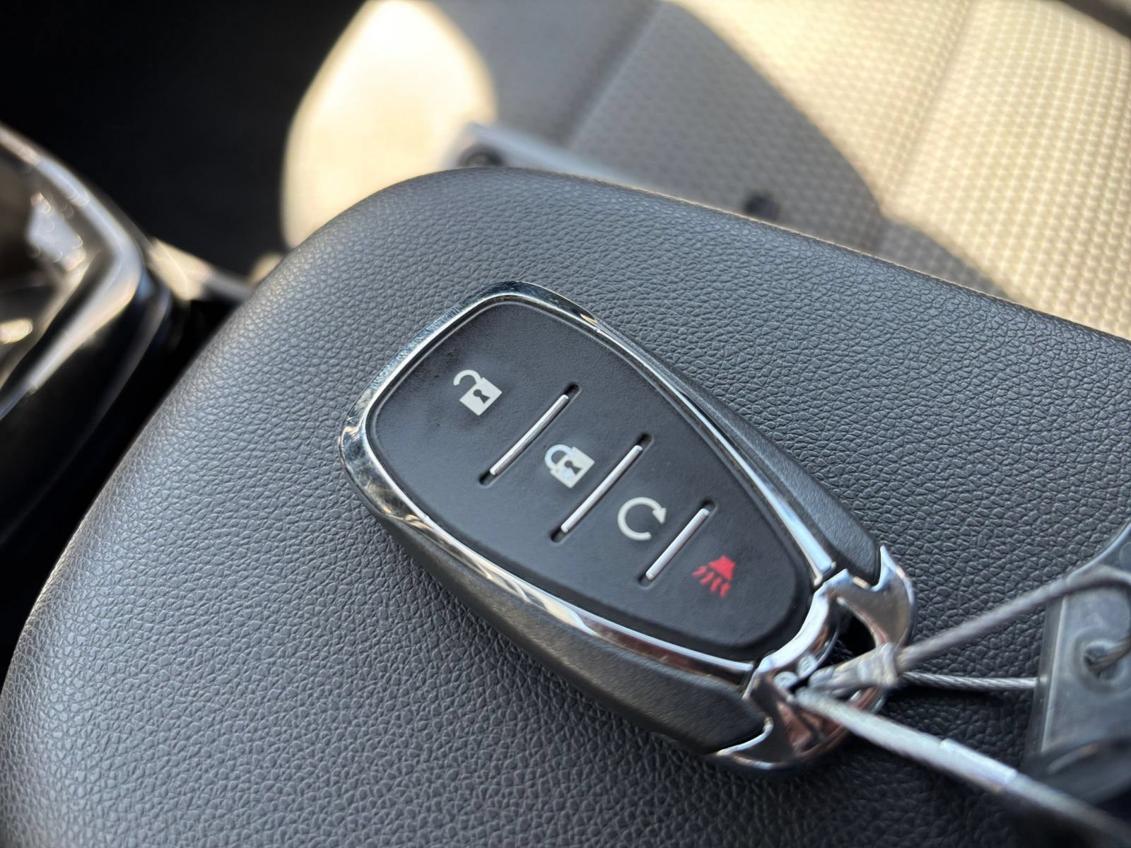 Used 2025 Chevrolet Trax LT FWD image 23