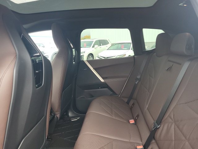 Used 2024 BMW iX xDrive50 w/ Premium Package AWD/4WD image 23