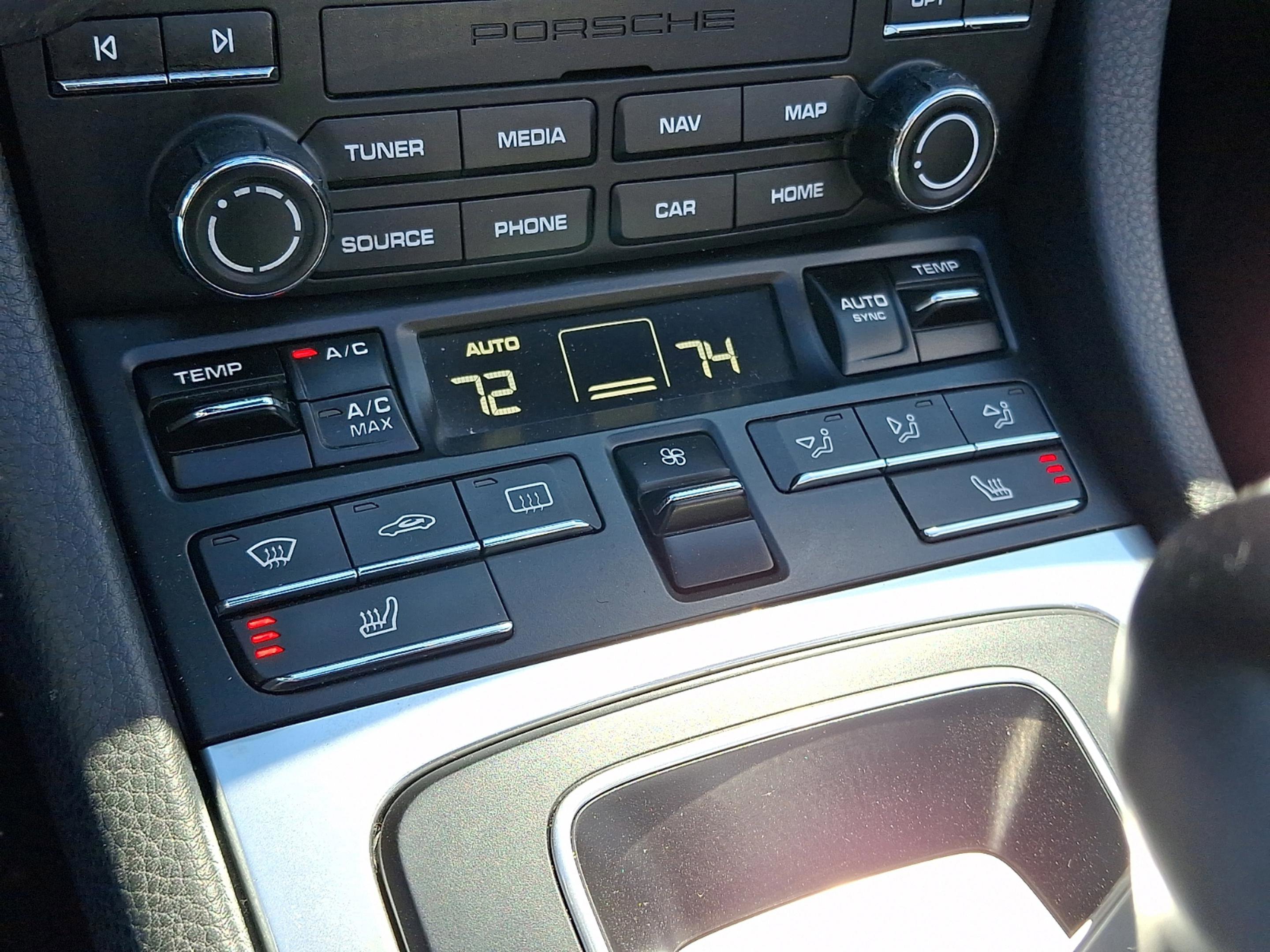 Used 2019 Porsche 718 Boxster image 12