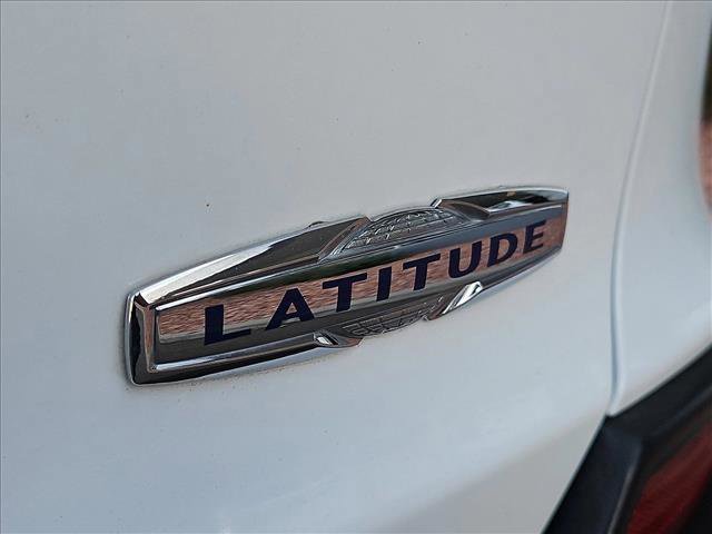 Used 2019 Jeep Cherokee Latitude Plus w/ Cold Weather Group image 29