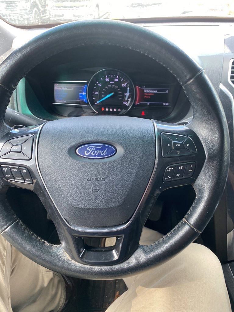Used 2016 Ford Explorer Limited w/ Equipment Group 301A FWD image 10