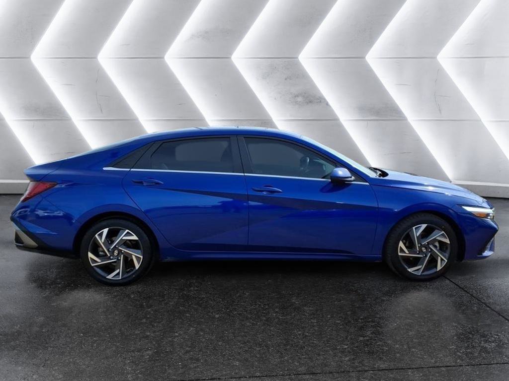 Used 2024 Hyundai Elantra SEL w/ Convenience Package image 6