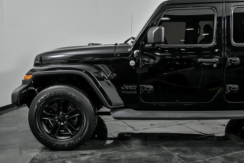 Used 2019 Jeep Wrangler Unlimited Sahara AWD/4WD image 6