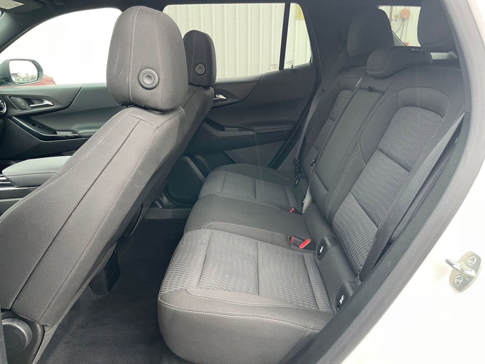 Used 2025 Chevrolet Equinox LT image 24