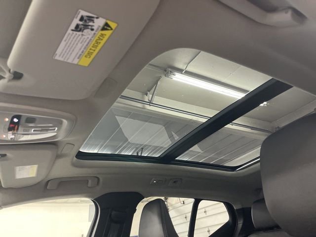 Used 2023 Volvo XC40 B5 Plus w/ Driver Assist Package image 16